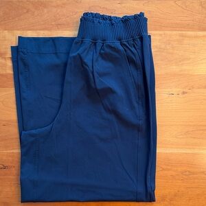 Lululemon Stretch Woven Ruffle-Waist Wife Leg Cropped Pant